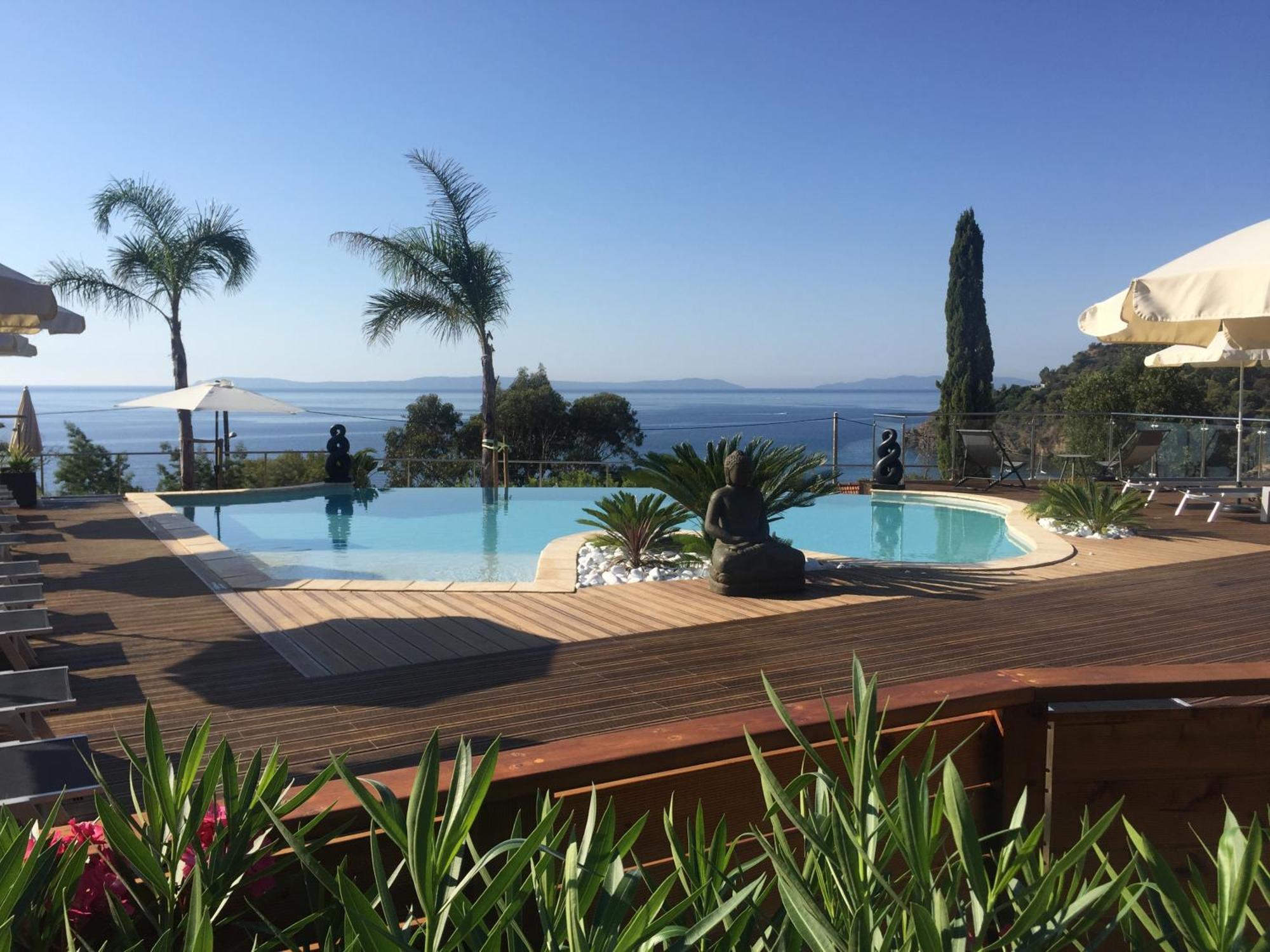 Aparthotel Les Lauriers Roses Le Le Rayol-Canadel-sur-Mer Exterior foto
